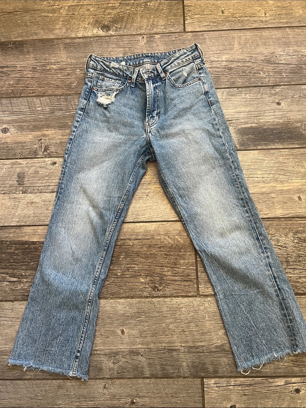 H&MClassic Light Wash Straight Leg Jeans - Light Blue